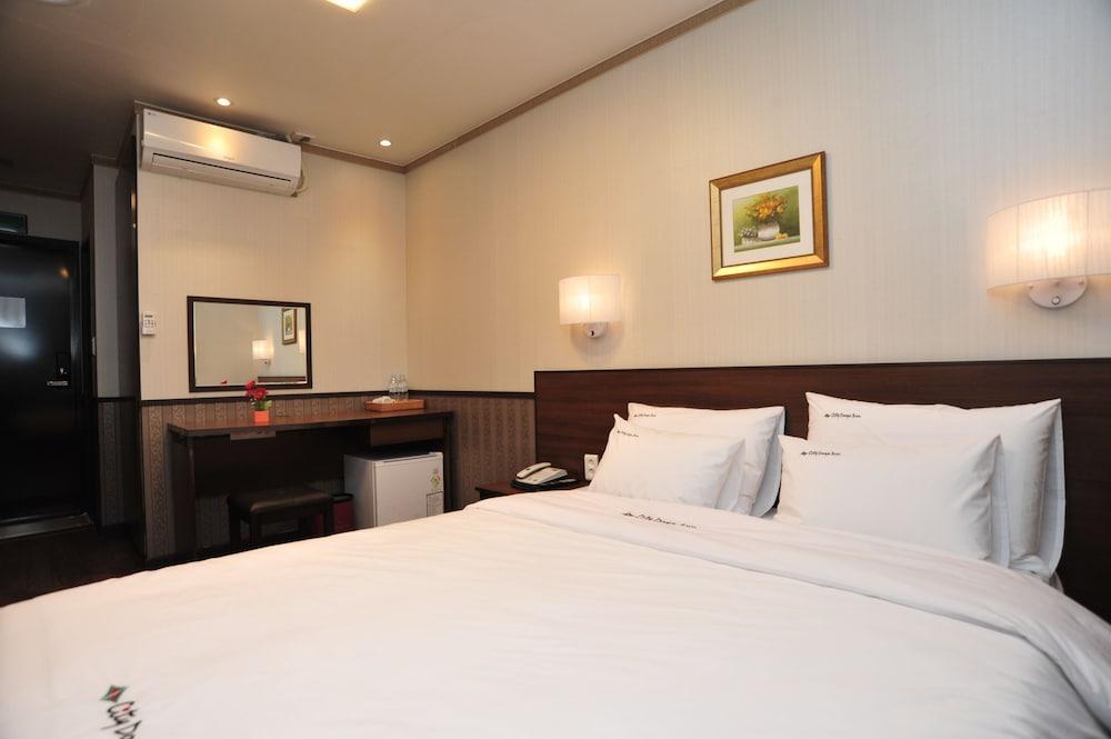 Global Inn Seoul Dongdaemun City Days Inn ภายนอก รูปภาพ