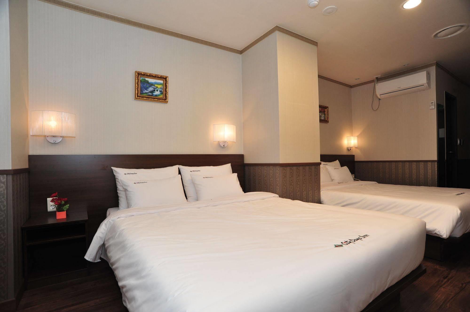 Global Inn Seoul Dongdaemun City Days Inn ภายนอก รูปภาพ