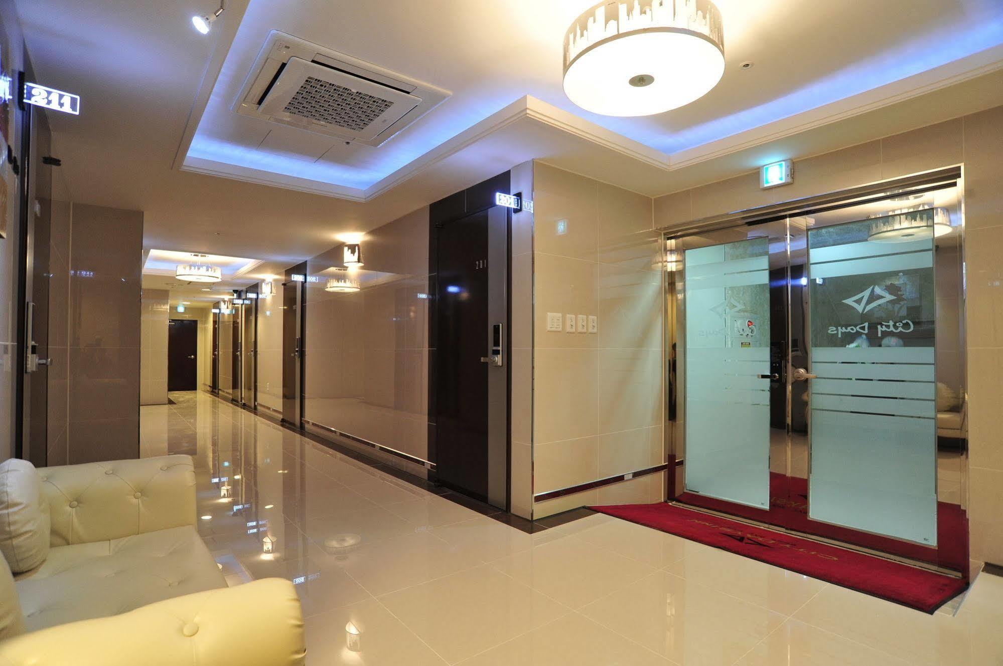 Global Inn Seoul Dongdaemun City Days Inn ภายนอก รูปภาพ