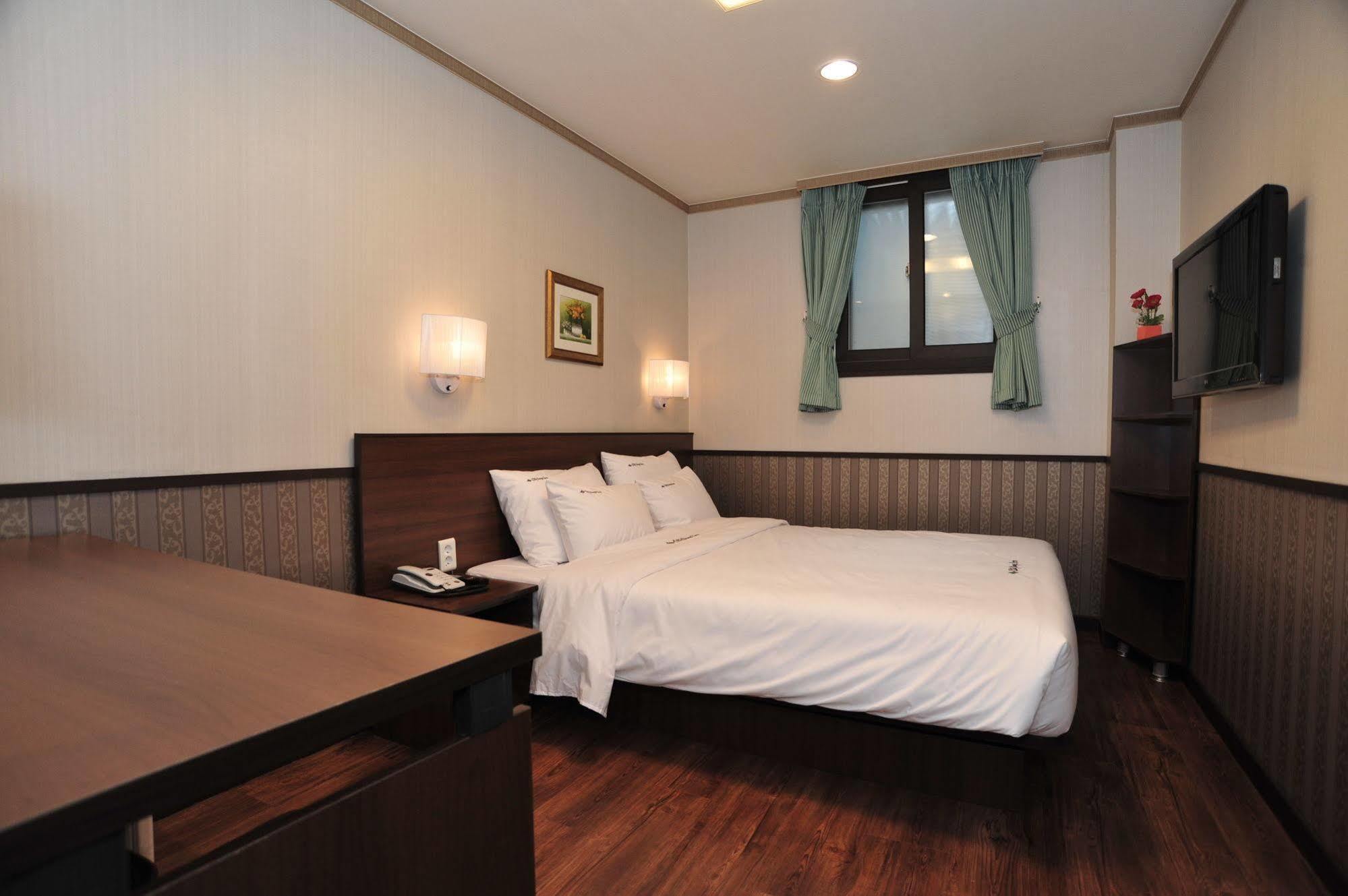 Global Inn Seoul Dongdaemun City Days Inn ภายนอก รูปภาพ